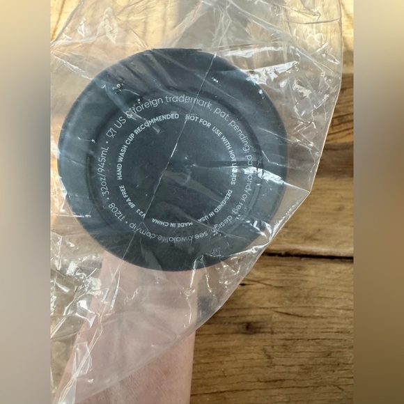 NEW IN POLY Owala Free Sip Insulated Leak Proof Water Bottle~ 32 oz ~ Foggy Tide - Picture 10 of 10